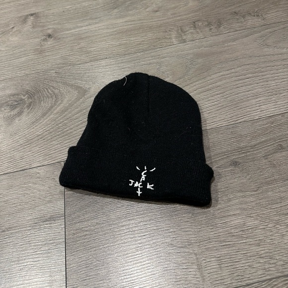 Black beanie - Picture 1 of 6
